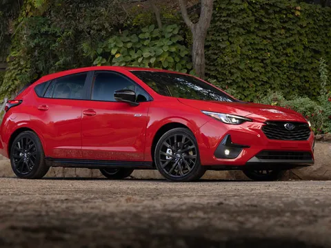 Top 10 xe hơi Nhật Bản tốt nhất năm 2025: Subaru Impreza đứng đầu, Toyota Camry vắng mặt
