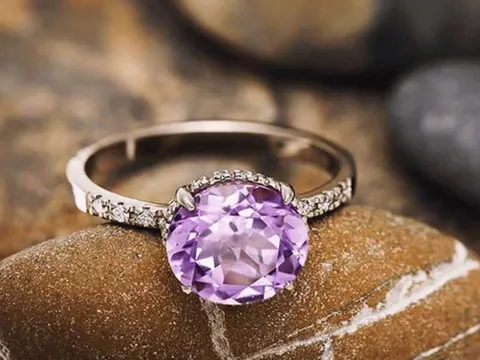 Kim cương tím và laser vi sóng: 'Chìa khóa vàng' để tìm kiếm người ngoài hành tinh