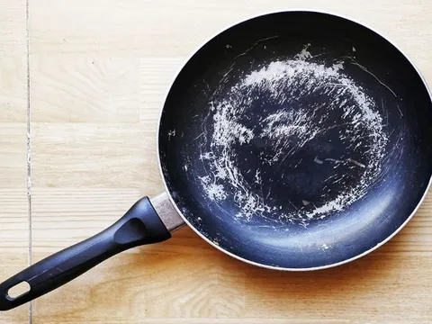 Mẹo phục hồi chảo chống dính bằng nguyên liệu đơn giản tại nhà, hiệu quả bất ngờ