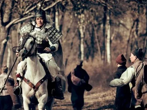 Trong Tam Quốc Diễn Nghĩa, tại sao con trai Triệu Vân không được La Quán Trung đưa lên trận mạc?