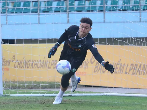 Thủ môn ĐT Việt Nam liên tục chấn thương, Đặng Văn Lâm sẽ được HLV Kim Sang-sik triệu tập?