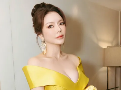 Lý Nhã Kỳ khoe nhan sắc cuốn hút tại sự kiện quốc tế