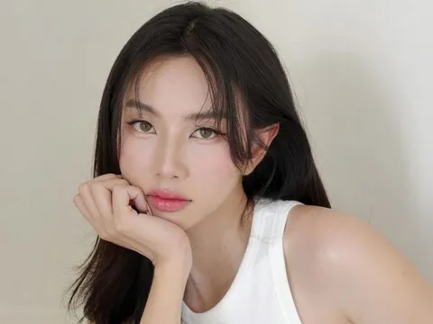 Hoa hậu Thùy Tiên "ở ẩn" giữa ồn ào: Mạng xã hội ngập thông tin giả, người hâm mộ hoang mang