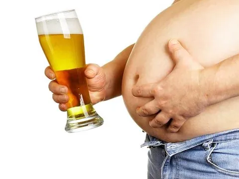 Tại sao nam giới uống nhiều bia bụng lại to?