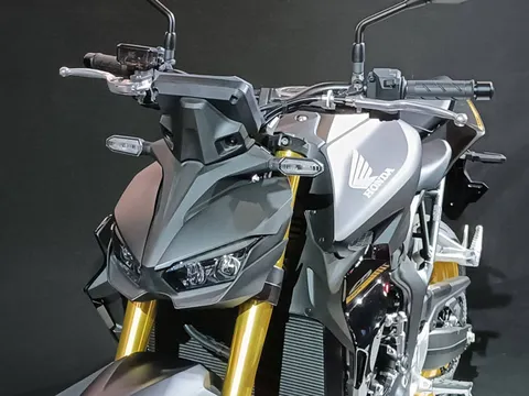 Honda giới thiệu ‘siêu môtô’ CB1000 SP 2025, giá cao hơn Kia Morning