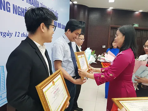 Đà Nẵng khen thưởng hoạt động khoa học công nghệ và khởi nghiệp đổi mới sáng tạo 2024