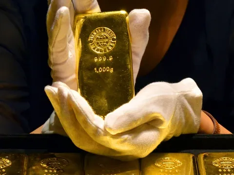 Giá vàng giảm sau khi Mỹ và Trung Quốc nhất trí hoãn áp thuế 90 ngày
