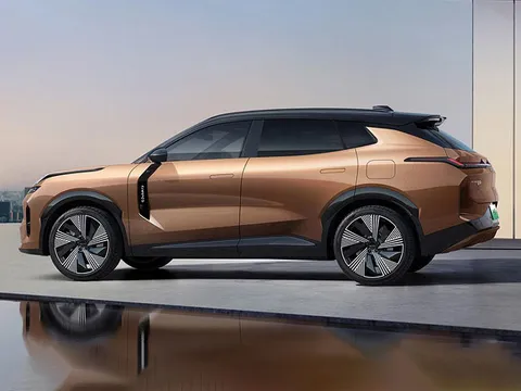 Đại lý nhận cọc đối thủ mới của Hyundai Santa Fe, Ford Everest, công suất 585 mã lực