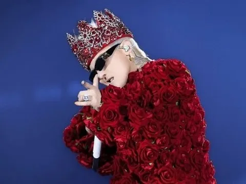 G-Dragon chính thức trở lại Việt Nam sau 13 năm, lightstick tăng giá "chóng mặt" nhưng fan vẫn "dốc ví"