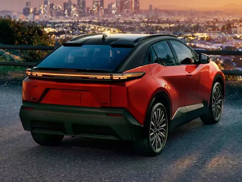 Toyota giới thiệu xe gầm cao thiết kế ấn tượng, công suất 338 mã lực, giá hơn 900 triệu đồng