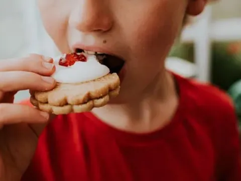 Bí ẩn căn bệnh hiếm gây cảm giác đói không thể kiểm soát