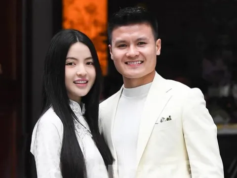 Quang Hải tặng vợ xe Range Rover hàng chục tỷ đồng để động viên "đẻ một đội bóng"