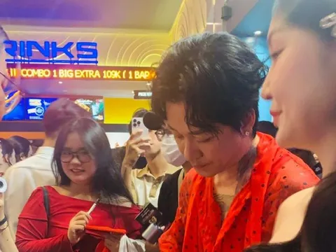 Tuấn Hưng hồi hộp như ra album đầu tay trong ngày ra mắt "Mưa lửa"