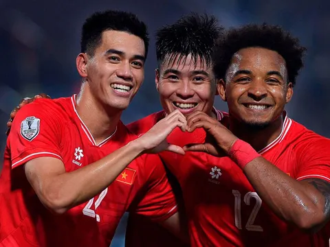 Tiến Linh sa sút tại V.League 2024/25: Nguy cơ mất ngôi vua phá lưới, bị HLV Kim Sang-sik loại khỏi ĐT Việt Nam?