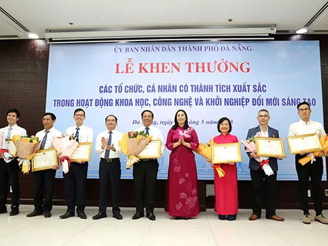 Đạt giải Vifotec, Điện lực Đà Nẵng nhận Bằng khen của chủ tịch thành phố