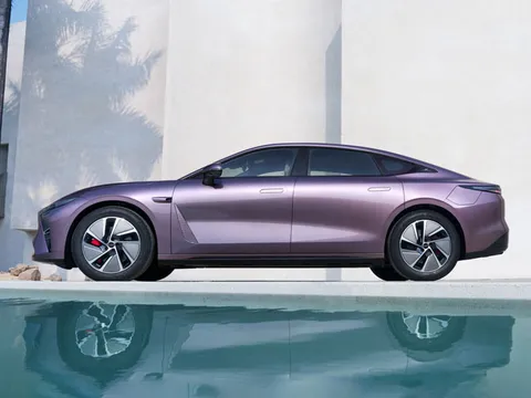 Xe sedan ‘trên cơ’ Toyota Camry, công suất 473 mã lực, trang bị tối tân, giá chưa tới 700 triệu đồng