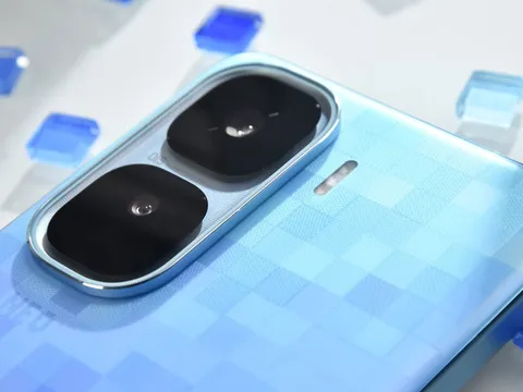 Smartphone màn hình OLED 2K 144Hz, chip Snapdragon 8 Elite, pin 6.800mAh, sạc 120W, giá 10 triệu đồng