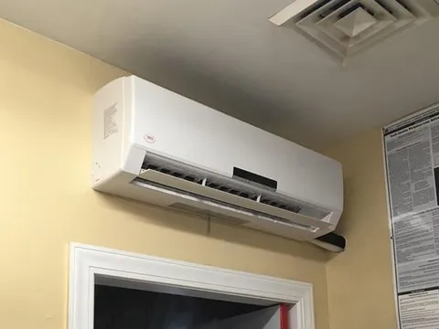 Lắp điều hòa sát trần: Sai lầm phổ biến gây hao tốn điện và giảm hiệu quả làm mát