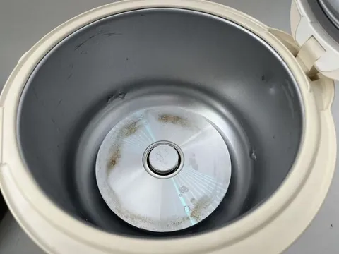 Lâu ngày không vệ sinh 2 bộ phận này, nồi cơm điện vừa tốn điện lại dễ gây bệnh