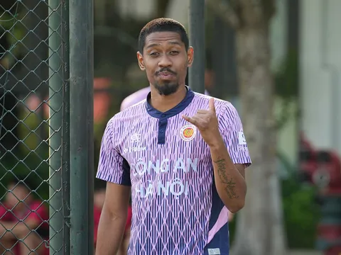 Cao Pendant Quang Vinh vượt mặt Quang Hải, trở thành ‘báu vật’ mới của HLV Kim Sang-sik tại ĐT Việt Nam