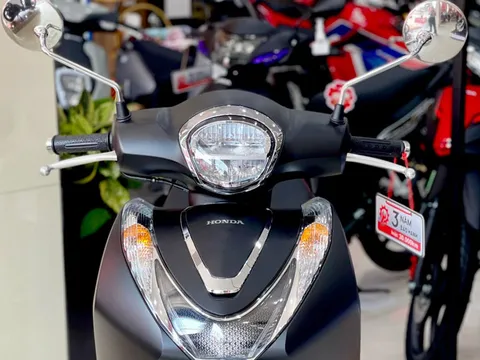 Giá xe Honda SH Mode 2025 cuối tháng 5 rẻ bất ngờ, thời điểm vàng để 'xuống tiền'