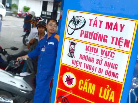 Từ ngày 1/7/2025, sử dụng điện thoại tại cây xăng có thể bị phạt đến 7 triệu đồng?
