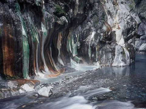 Đây là dòng sông đắt giá nhất thế giới: Chứa kho báu quý hơn vàng, được quân đội canh giữ 24/24 giờ, nằm ở Đông Nam Á