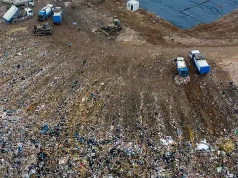 Phát hiện 1 triệu tấn vàng, bạc, bạch kim... trong hố rác thải