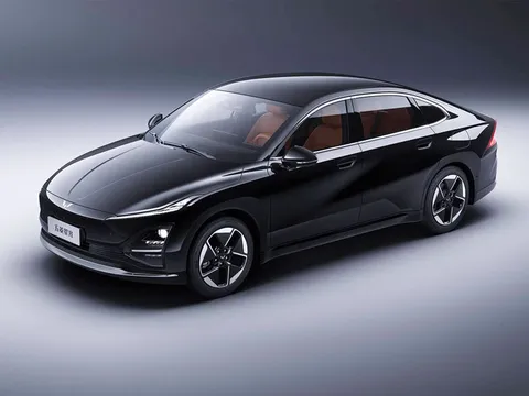 Xe sedan cùng phân khúc với Toyota Camry: Trang bị ‘đỉnh nóc’, giá rẻ hơn Hyundai Grand i10