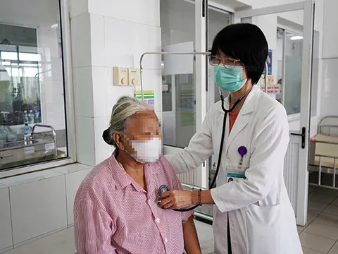 Đà Nẵng: Nội soi lấy thành công dị vật phế quản cho cụ bà 69 tuổi