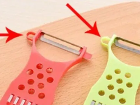 Chiếc lỗ nhỏ trên dao nạo rau củ, công dụng bất ngờ ít ai ngờ tới