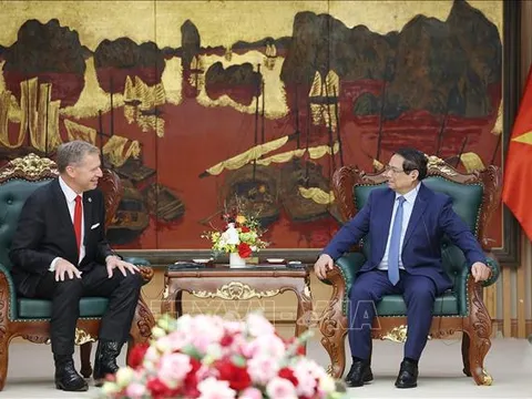 Thủ tướng đề nghị Tập đoàn EE hợp tác xây dựng tại Việt Nam trung tâm phân phối LNG cho toàn khu vực 
