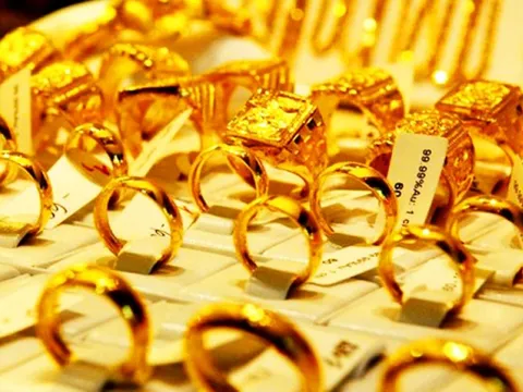 Giá vàng thế giới bật tăng do thị trường lao động Mỹ có dấu hiệu suy yếu
