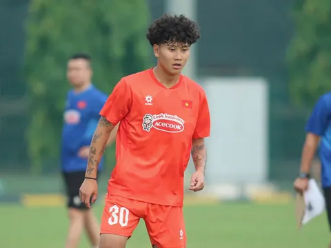 2 cầu thủ Việt kiều lọt vào ‘mắt xanh’ của HLV Kim Sang-sik 