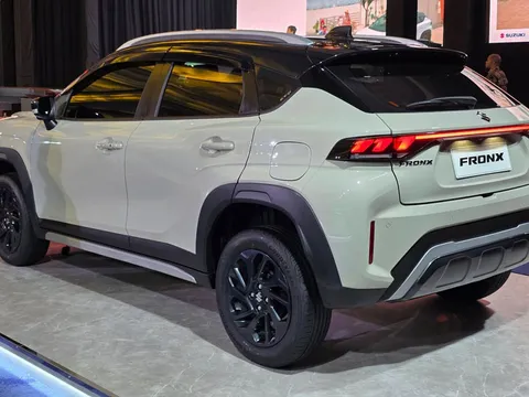 Suzuki giới thiệu xe SUV hạng B dùng động cơ hybrid, giá chỉ hơn 410 triệu đồng