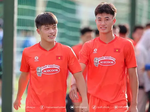 Tiền đạo sinh năm 2003 thay thế Công Phượng, ĐT Việt Nam đón "vua giải trẻ" làm cứu cánh hàng công