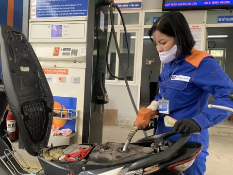 Xăng lại tăng giá