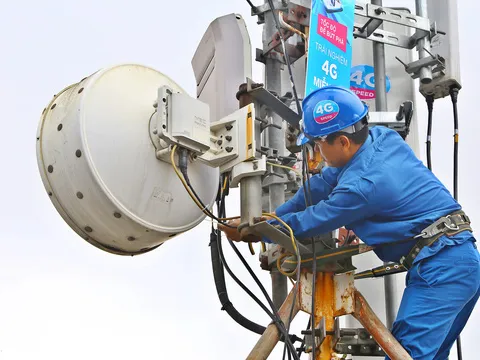 Mạng VinaPhone bị sự cố, nhiều thuê bao tê liệt không thể liên lạc