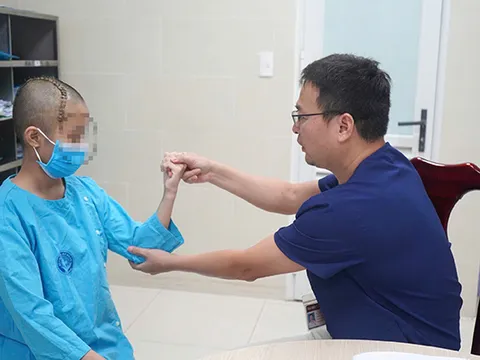 Đà Nẵng: Cứu sống bệnh nhi 13 tuổi bị xuất huyết não nghiêm trọng