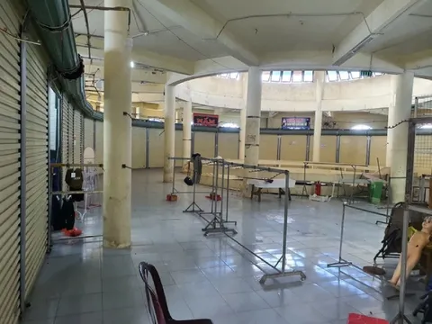 Cao điểm 'siết' hàng giả, hơn 5.500 cửa hàng bất ngờ đóng cửa