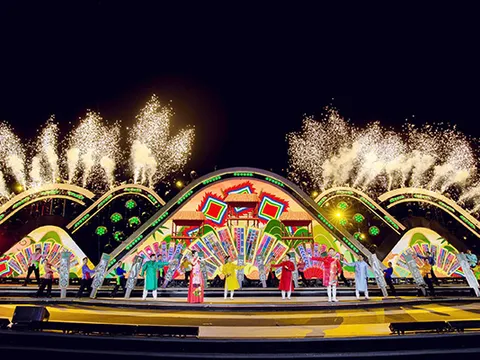 Thăng hoa đêm diễn "Đà Nẵng – bay cao cùng đất nước”