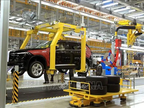 Bảng giá tính lệ phí trước bạ điều chỉnh, bổ sung đối với ô tô, xe máy
