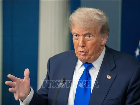Tổng thống Donald Trump công bố mức thuế quan đối với 14 quốc gia bắt đầu từ ngày 1/8
