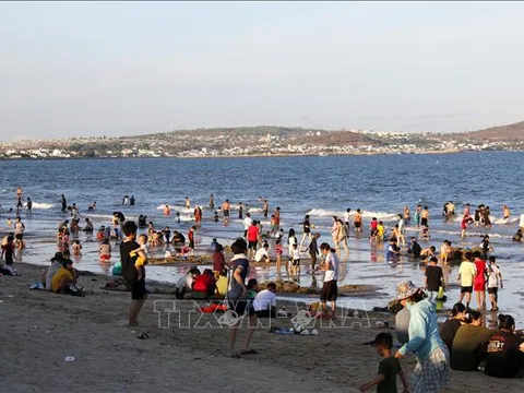 Khai thác lợi thế biển - rừng - văn hóa để phát triển du lịch bền vững
