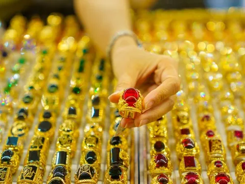 Giá vàng ngày 12/7/2025: Vàng nhẫn bứt phá, tăng tới 1,3 triệu đồng/lượng

