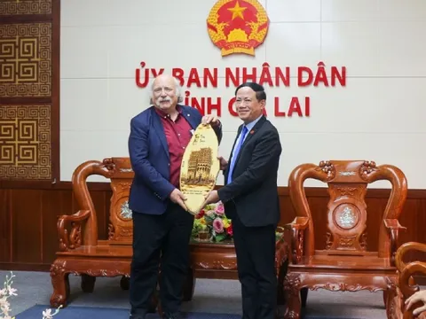 Chủ nhân giải Nobel Vật lý năm 2016 đến Gia Lai truyền cảm hứng khoa học