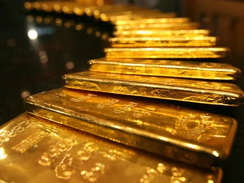 Giá vàng sụt giảm khi tâm lý thị trường về thương mại toàn cầu tích cực hơn
