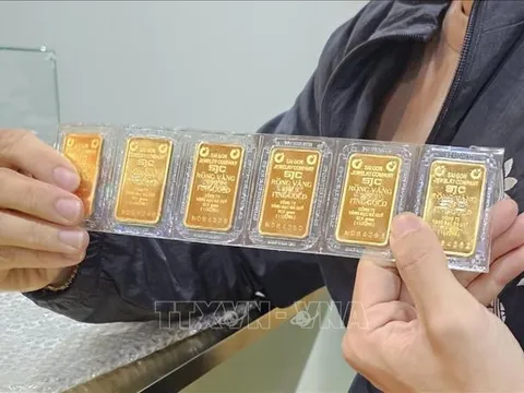 Fed giữ nguyên lãi suất: Giá vàng miếng giảm 300.000 đồng/lượng
