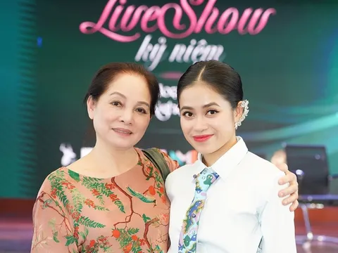 Quán quân Sao Mai Hoàng Hồng Ngọc làm liveshow sau 15 năm ca hát