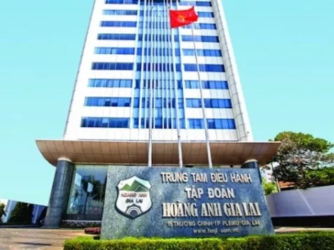 Vừa thoát lỗ luỹ kế, Hoàng Anh Gia Lai của bầu Đức nhận tin xử phạt